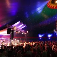 zelt-festival-2017-innen-web-1-foto-ingo-latteyer.jpg